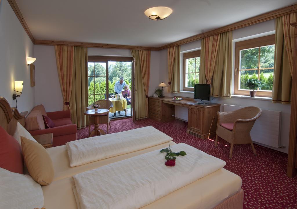 Aparthotel Bergland Söll Rum bild